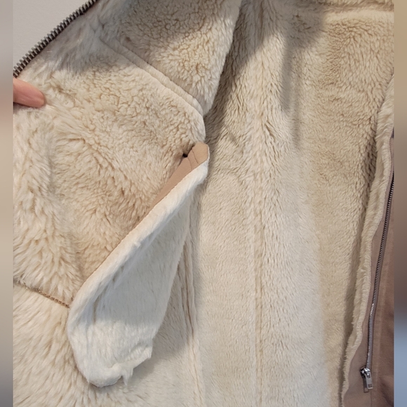 Coat - Picture 7 of 9